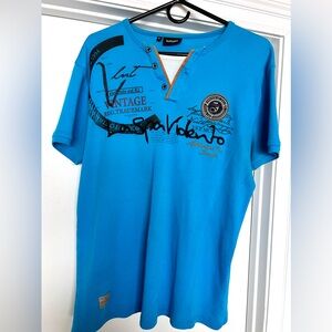 Short sleeve t-shirt with cool logos and designs!